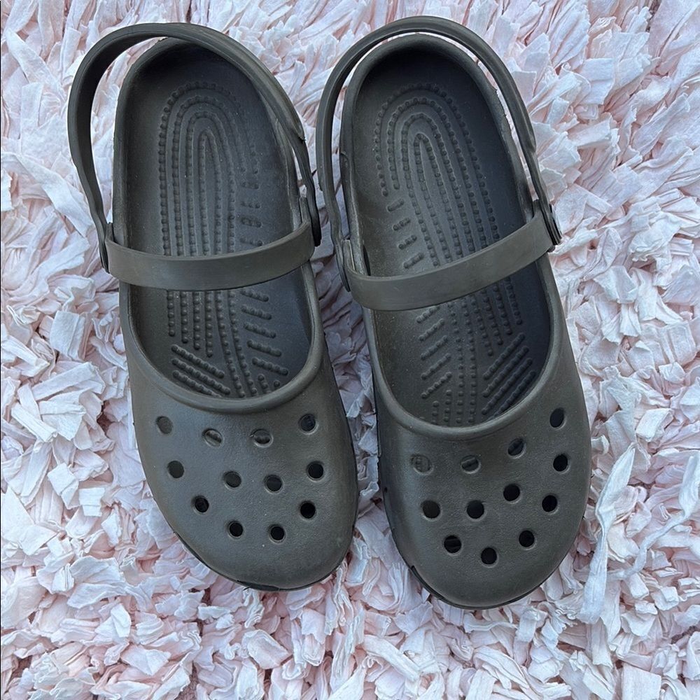 CROCS 